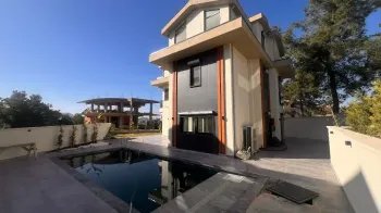 Detached five bedroom family home in Ciftlik Calis